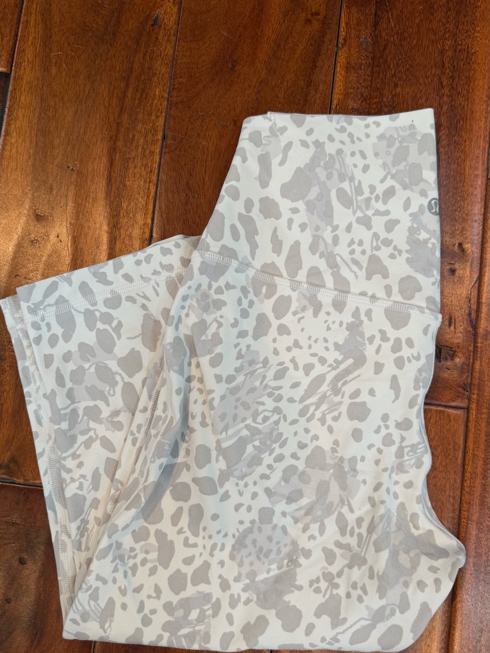 Lululemon Align Crop Leggings Size 8 White Gray Abstract Print